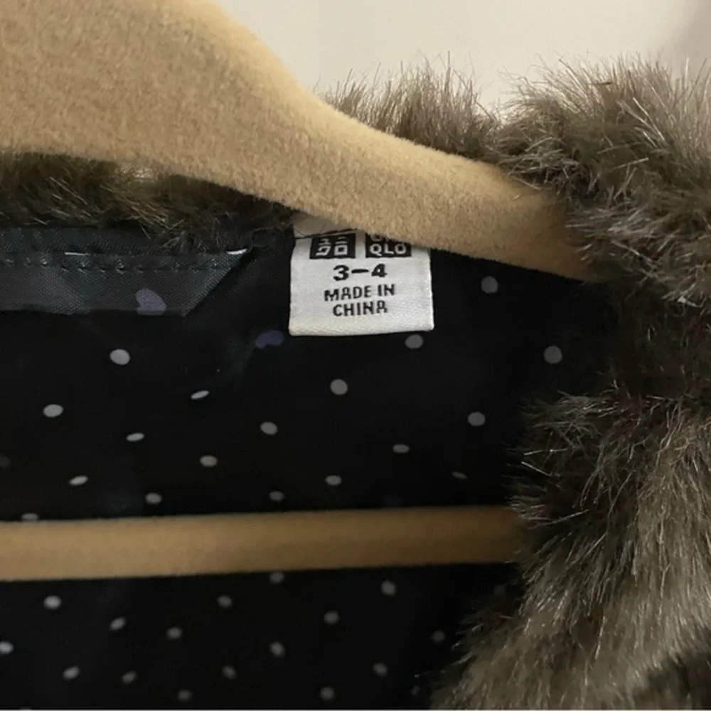 Uniqlo Girls Faux Fur Coat Size 3-4